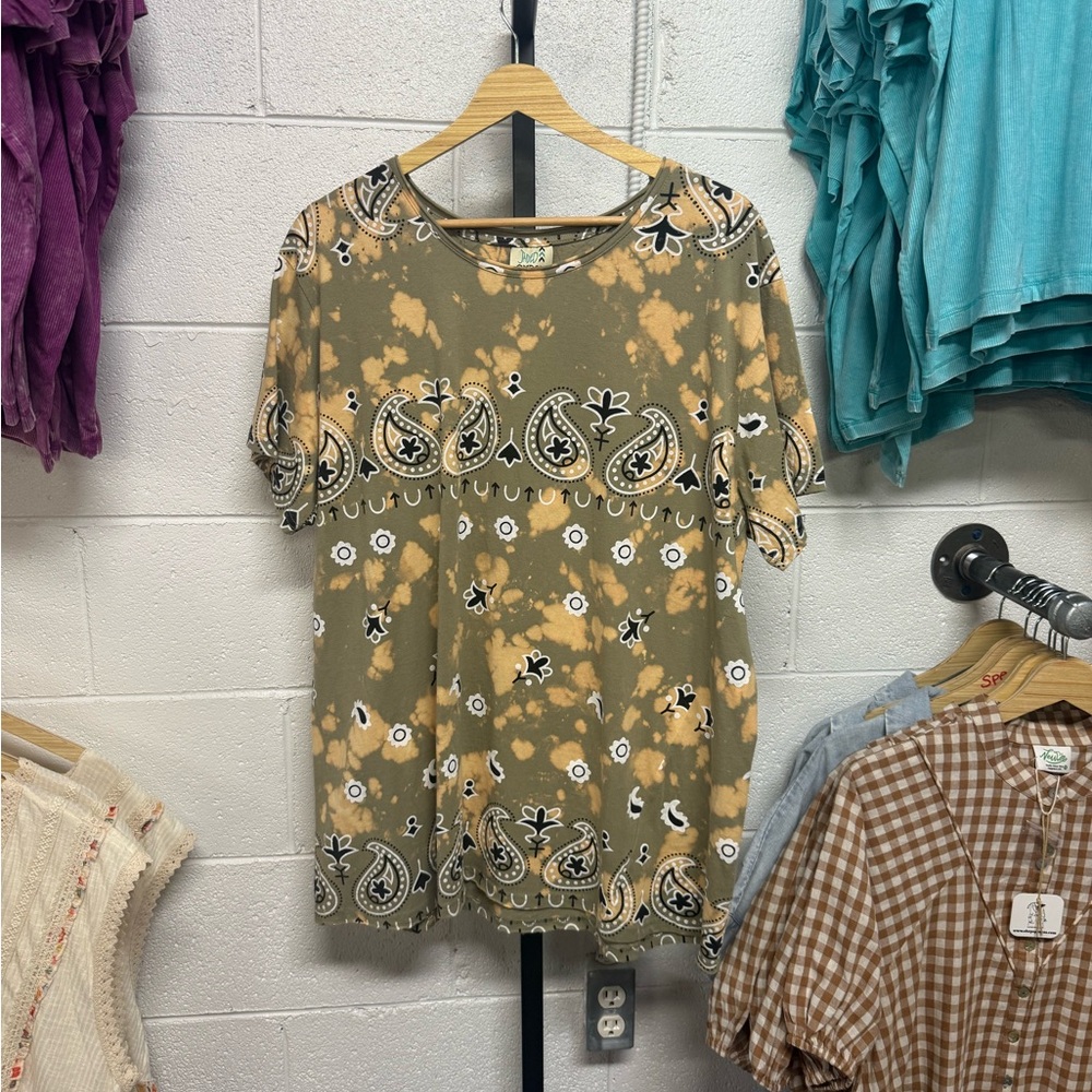 Boho Olive Paisley Tie-Dye Short Sleeve Tee